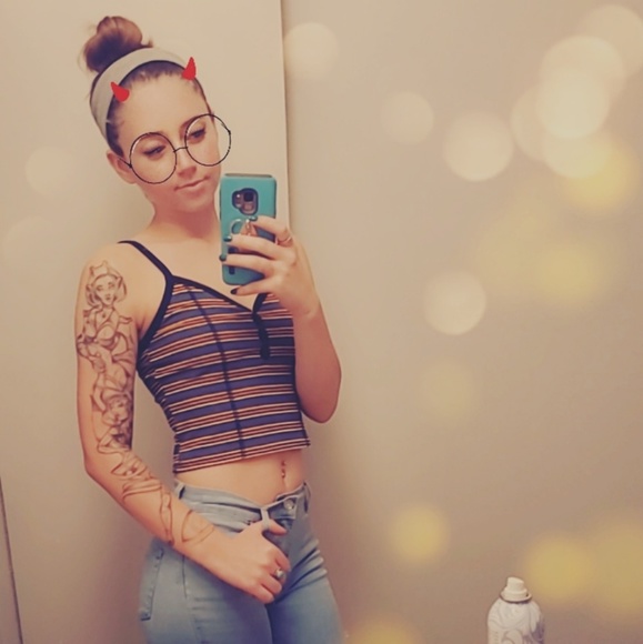 Meet your Posher, Gabrielle - Picture 2 of 3